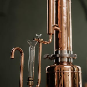 Plant Oil Distillation Kit – 1 Gallon Copper Still for Essential Oils – Hydrosol & Essential Oil Maker