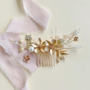 VICTORIA - Wedding hair combs with gold flowers and white pearls Hair accessory for wedding hairstyle