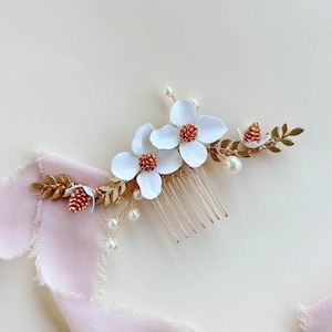 YUKI - Wedding hair comb with white flowers, golden leaf and white pearls Wedding hair accessory flower and pearls