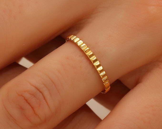 10K Gold Fluted Stacking Ring, Dainty Ribbed Knuckle Ring