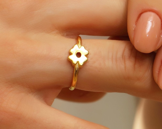 10K Gold Daisy Ring, Flower Statement Ring