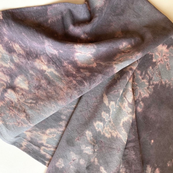 Bandana pour hommes tie-dye, écharpe carrée en pur lin batik gris mauve poussiéreux, foulard pour femme tacheté teint à la main, foulard pour chien, bavoir pour chien