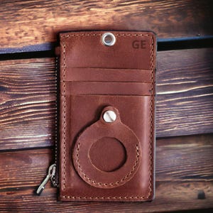 Cartera de viaje con cordón y ranura para AirTag. Tarjetero de cuero con cremallera. Ideal para viajes, aeropuertos o desplazamientos.