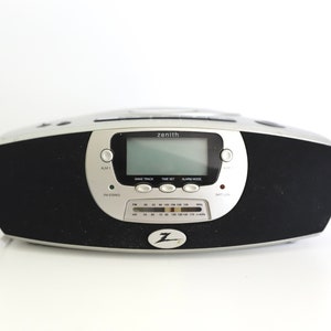 vintage 1990s BOOMBOX silver ZENITH sony style cd player am/fm radio - tested & working - free shipping U.S.A.