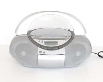 vintage SONY brand discman CD player, am/fm Radio + TAPE player -- tested and working -- free shipping U.S.A.