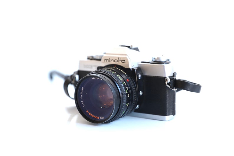 vintage SLR 1950s MINOLTA XG-7 Manual Single Lens Reflex camera w/ extra lens, strap, flash, and manual great condition image 2