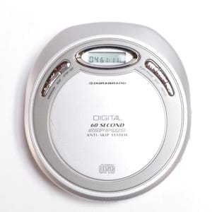 vintage sony style SILVER mp3 DISCMAN late 90s y2k PANASONIC cd player -- works great -- Free shipping U.S.A