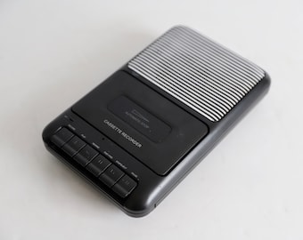 Sanyo M 9800 Portable AM FM Stereo Radio Cassette Recorder (TAPE WON'T SPIN)