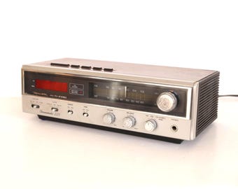 vintage 1980s AM/FM radio Realistic brand Sony style Dream Machine vintage ALARM clock vintage bedside clock  -- tested and working!