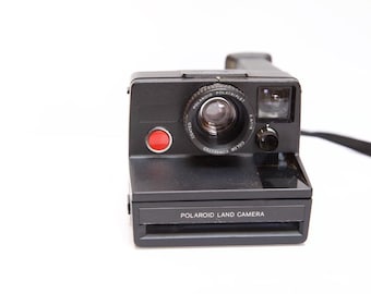 vintage POLAROID late 70s 80s LAND CAMERA w/ focus capability sx-70 film -- Free Shipping U.S.A