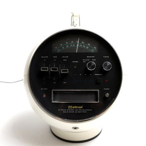 Radio lecteur de cassettes Weltron – Legend Factory | Brocante en ligne