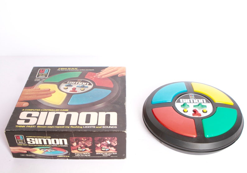 vintage 70s 80s SIMON computer game early TECHNOLOGY battery operated with original packaging and instructional manual