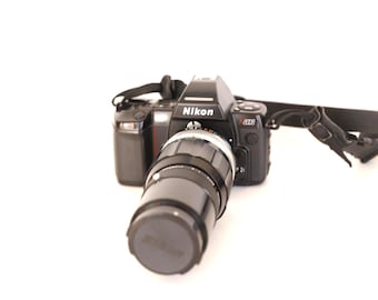 vintage slr 1980s NIKON N8008 Manual FILM camera Single Lens Reflex camera with strap and telephoto lens! -- great condition