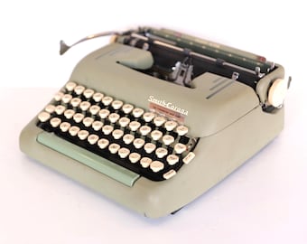 vintage seafoam GREEN Smith-Corona Typewriter antique portable mid-century manual typewriter, tested and works - Free shipping w/case