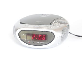 Vintage 1990s spx brand SOUNDESIGN brand portable CD compact disc alarm clock -- works perfectly -- FREE shipping in the U.S.A.