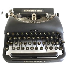 vintage 1930s 40s REMINGTON rand Deluxe Model 5 TYPEWRITER with case, working ribbon -- Free Shipping U.S.A