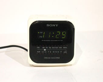 vintage 80s AM/FM radio & alarm clock SONY Dream Machine - battery cord operated - Free Shipping