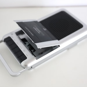 vintage ONN sony style CASSETTE tape player ++ Recorder stereo portable boom box -- works perfectly - FREE ship U.S.A.