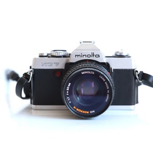 vintage SLR 1950s MINOLTA XG-7 Manual Single Lens Reflex camera w/ extra lens, strap, flash, and manual -- great condition -- Free shipping