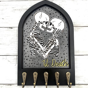 Skeleton Couple Keyhanger for Wall, Alternative Home Decor, Spooky Season Skeleton Decor, Gift for Spooky Wedding, Gothic Halloween Decor