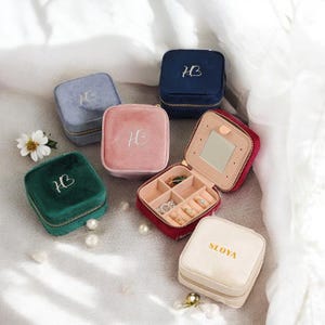 Portagioielli, Portagioielli in velluto personalizzato, Regalo personalizzato per damigella d'onore, Regalo di compleanno, Portagioielli da viaggio, Regalo per la mamma, Regali per le donne,