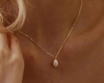 Pearl necklace, Gold pearl necklace, Minimalist Gift for Her, Bridal Drop Lariat, Baroque pearl necklace, Freshwater pearl necklace.