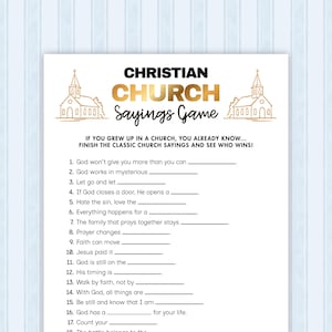 Könnte beinhalten: Ein weißes Spielblatt mit dem Titel CHRISTIAN CHURCH Sayings Game und goldenen Kirchenillustrationen. Es enthält siebzehn Lückentexte, die mit If you grew up in a church, you already know... finish the classic church sayings beginnen.