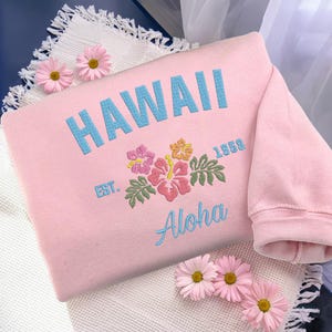Hawaii Embroidered Crewneck, Hawaii Sweatshirt, Aloha Travel Gift, Tropical Island Hoodie, Unisex Hawaii Vacation T-Shirt, Custom Embroidery