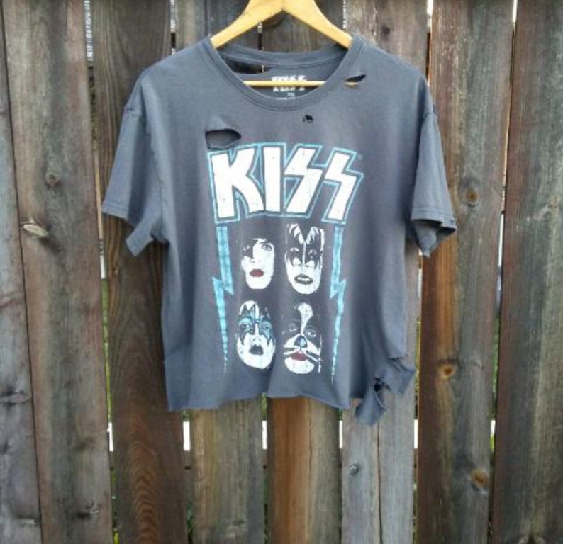 Crop Top / Kiss Tshirt / Band Tee 