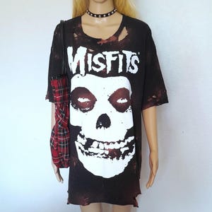 Misfits TShirt Band Tee Distressed Music Festival Punk Rock Girl Rocker Tee Crimson Ghost Goth Horror Punk Band 80s 90s Band Modified Tee