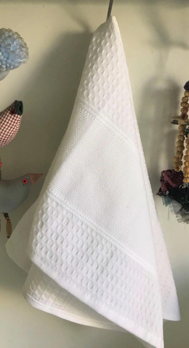 Toalla de punto de cruz BLANCA de algodón turco 16 x 23 - 14 puntos por pulgada - El precio es por UNA - No incluye patrón, hilo ni otros artículos que aparecen en la foto. imagen 4