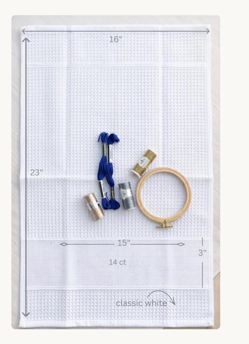 Puede incluir: Un juego de tres tazas de cer&aacute;mica con un acabado mate moteado. Las tazas son de color crema, gris claro y gris oscuro. Cada taza tiene un dise&ntilde;o simple y minimalista, perfecto para caf&eacute; o t&eacute;.