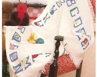 Alfabeto afgano para bebé en punto de cruz, listo para que lo bordes. Patrón Charles Craft incluido, pero SIN hilo dental. Blanco, 100 % algodón, 18 puntadas.