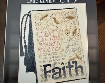 Patrón de punto de cruz de Stoney Creek God Answers Knee Mail Faith Life is Fragile (sin PDF, sin materiales incluidos). 4,25 x 6,25.