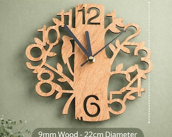 Reloj de pared de madera cortado con láser: estilo rústico escandinavo, 22 cm.