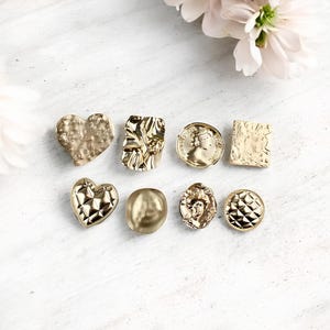 Gold-Plated 3D Coin Phone Grip: Luxury Smartphone Stand