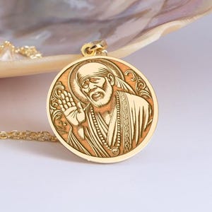 Silver Sacred Sai Baba Pendant, Spiritual Medallion of Peace and Wisdom, Engraved Hindu Saint Jewelry Gift, Great Sant of India