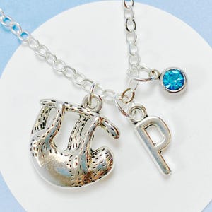 Colar de preguiça personalizado com inicial e pedra de nascimento, joia fofa para quem ama animais, presente personalizado para ela, colar de preguiça exclusivo - J-AG006-8