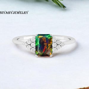Anillo de ópalo negro etíope natural vintage AAA con corte esmeralda para mujer, anillo minimalista de ópalo de fuego negro, anillo de oro de 14 k, piedra de nacimiento de octubre.