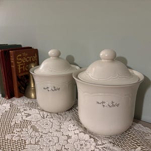Pfaltzgraff Heirloom Stoneware Canisters with Lids – Set of 2 Floral Ivory Kitchen Jars #508 & #509