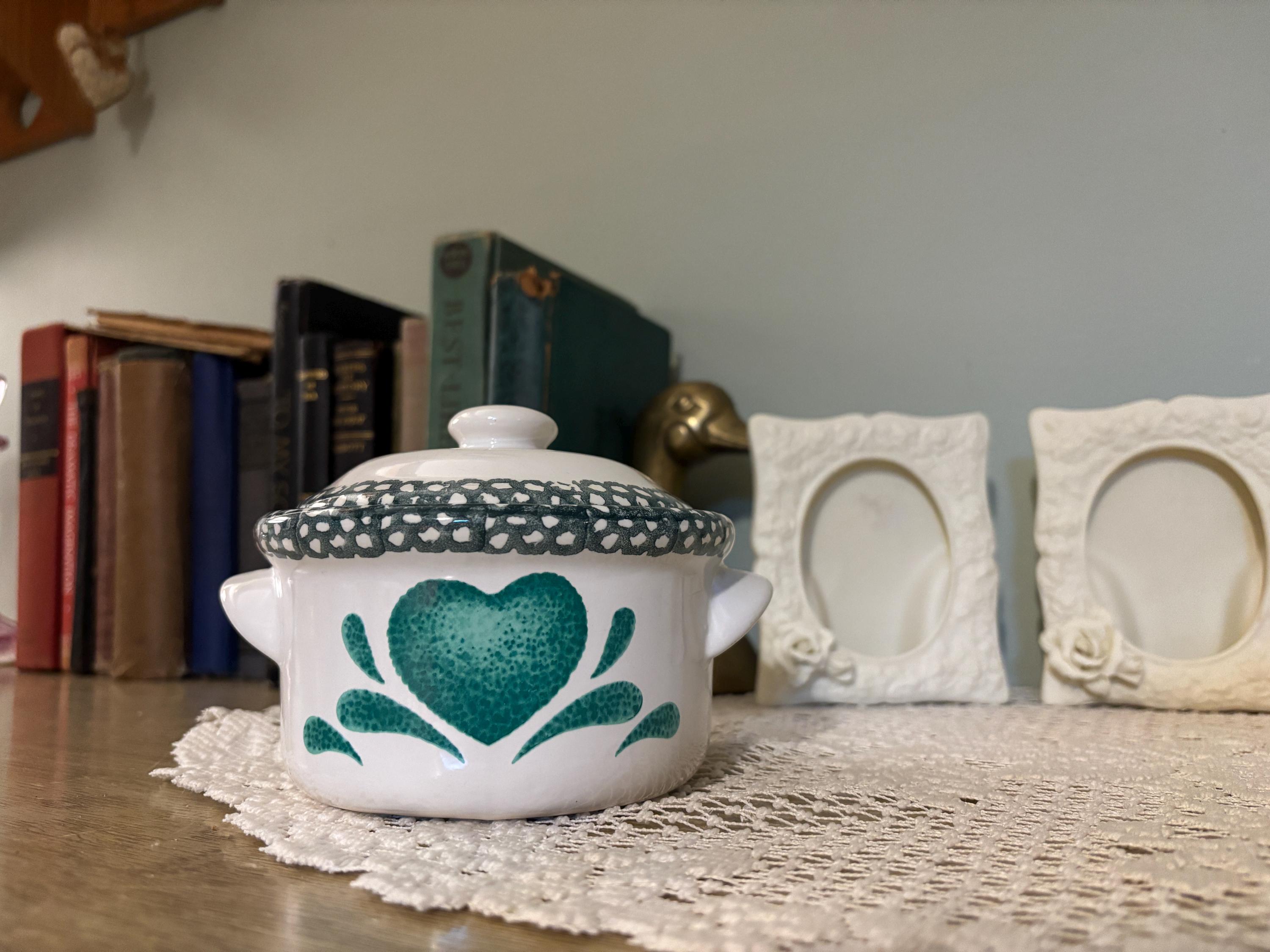 Blue Heart Corelle - Etsy Four (4) Vintage 90\'s Jay Imports Blue Heart Soup Bowls With Lids main image 0