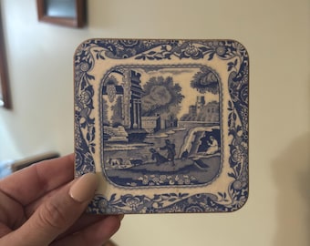Posavasos vintage de la década de 1970 con base de corcho, diseño inglés, azul y blanco, con diseño escénico - Juego de 5