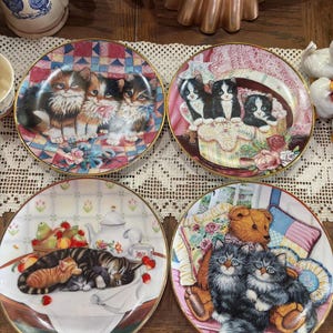 Vintage Collector Cat Plates – Vintage Decorative Porcelain Kitten Art Plates with Gold Trim