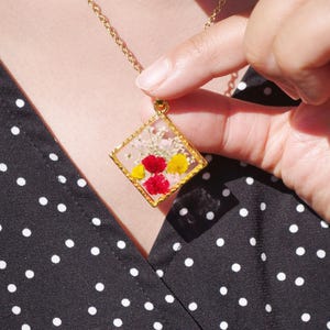 Pressed Flower Necklace, Real Dried Floral necklace, Nature Boho Gift for Her Birthday Bridesmaid Summer necklace, Gift for Her, Mom, Wife