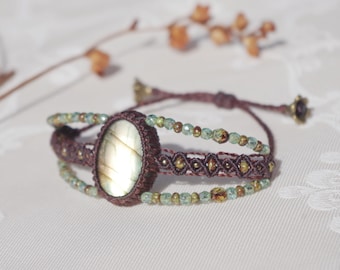 Labradorite Macrame Bracelet with Beads, Handmade Gemstone Jewelry, Gift for Her, Nature Lover, Boho Style, Spiritual Accessory, labradorite