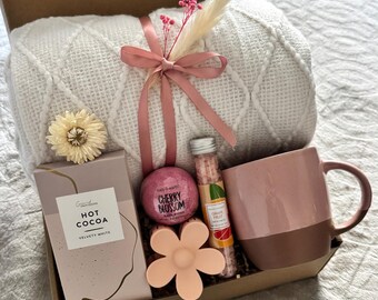 Mother’s Day Gift for Mom, Luxury Gift Box for Mother, Elegant Self Care Set, Thoughtful Birthday Present, Relaxing Spa Experience for Her