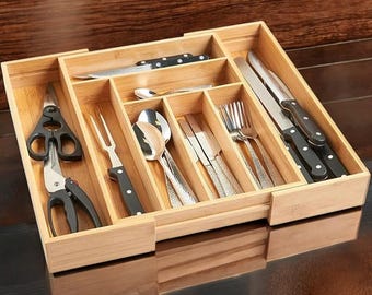 Drewniana bambusowa tacka na sztućce | Regulowany organizer do szuflady kuchennej z 6-8 przegródkami | Ekologiczny wkład do szuflady do domu lub biura