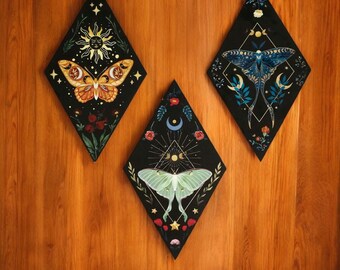 Arte de pared de madera con mariposa y luna / Decoración romboidal de estilo nórdico y regalo para el hogar