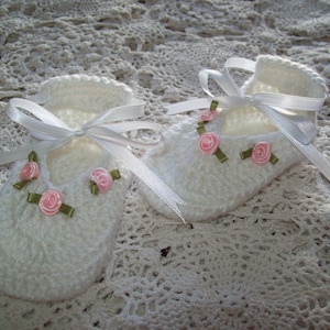 White & Pink Rose Flower BALLET SLIPPERS Satin Ribbon Hand Crochet Baby Girl Booties