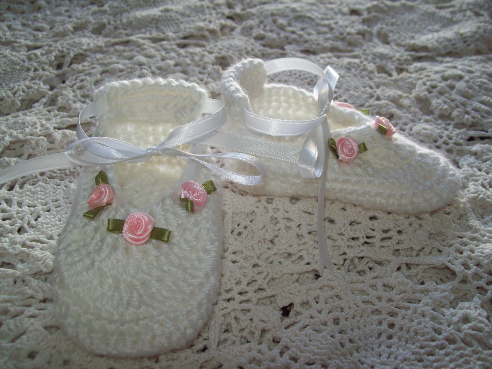 white & pink rose flower ballet slippers satin ribbon hand crochet baby girl booties